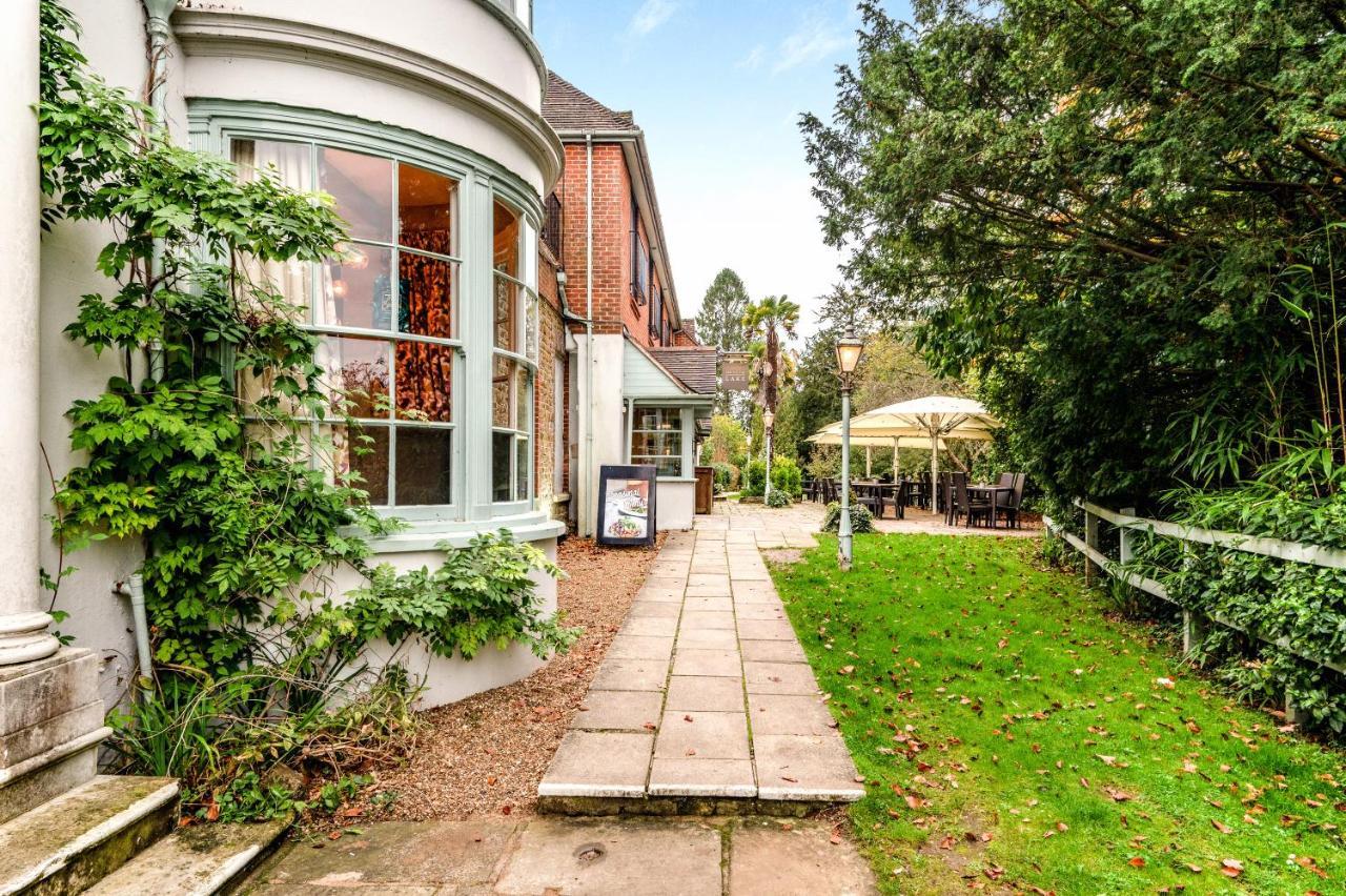 Inn On The Lake By Innkeeper'S Collection Godalming Exterior photo